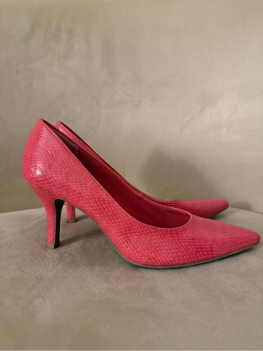 Classic python embroidered Pointed-Toe Women’s Pumps in Pink